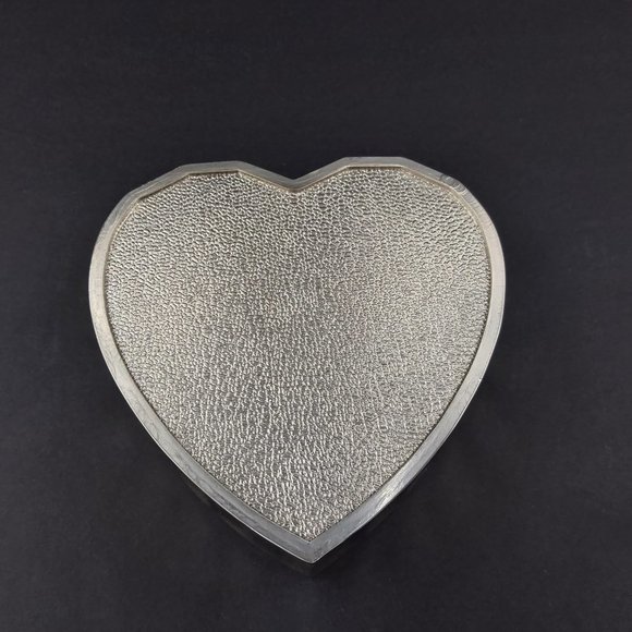 Zinc Alloy Silver Plated Heart Shaped Trinket Box with Gold  Bow 4 x 4 x 2 inch - Picture 11 of 14